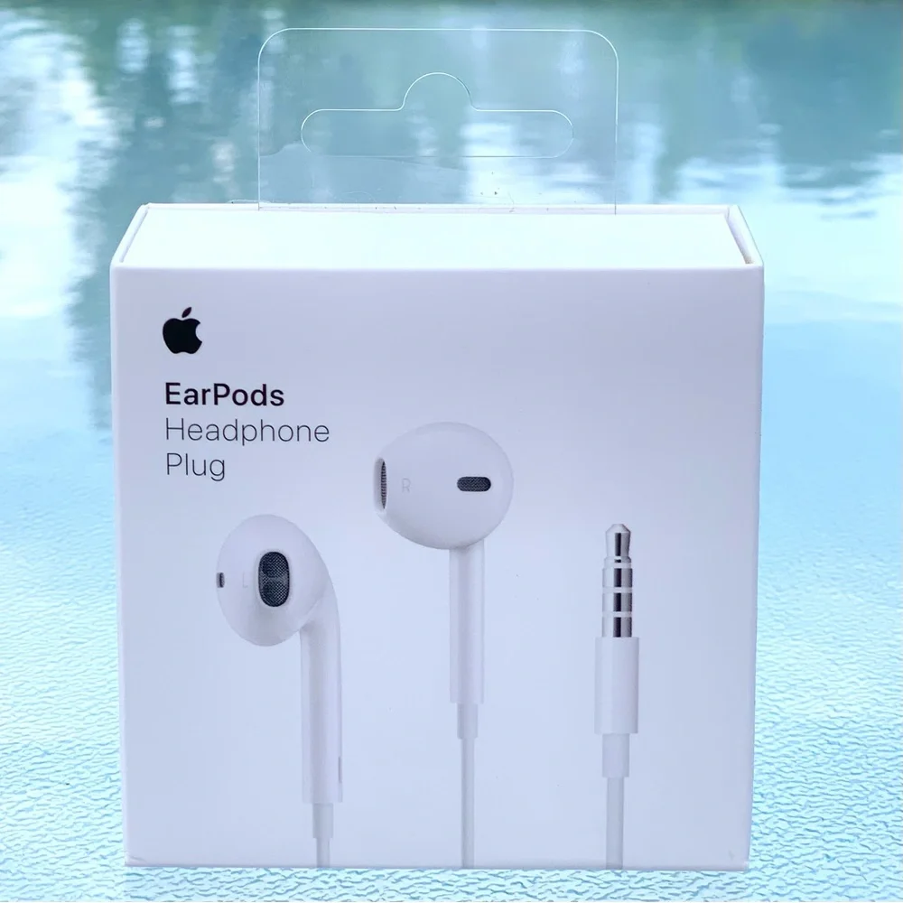 Apple EarPods Headphones with 3.5 mm Plug, Model A1472